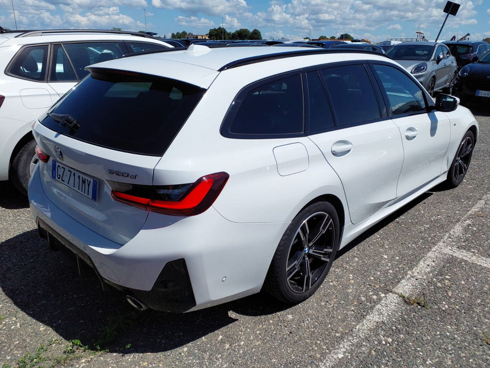 BMW 320d TOURING xDRIVE MHEV 48V AUTO 190 CV – IVA ESPOSTA
