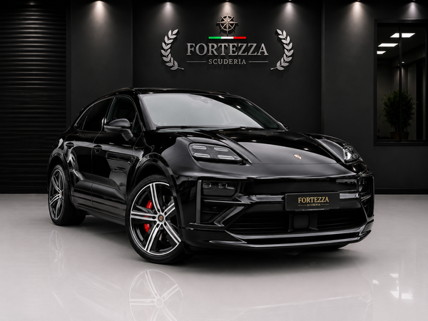 ❌ venduta ❌Porsche Macan Turbo Electric MY2024 – Head-Up Display | Tetto Panoramico | Matrix LED | BOSE | Passenger Display | Cerchi Exclusive Design da 22