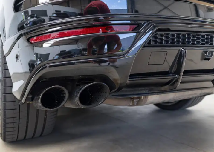 Lamborghini Urus 4.0 V8 BiTurbo.   Prezzo 225.000
