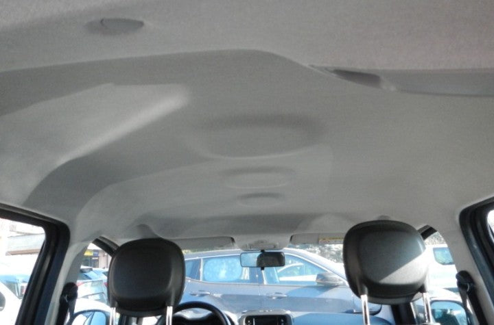 Fiat Panda 1.0 firefly hybrid s&s 70cv Manual Hybrid.                  Km 10.877  anno 11/2023