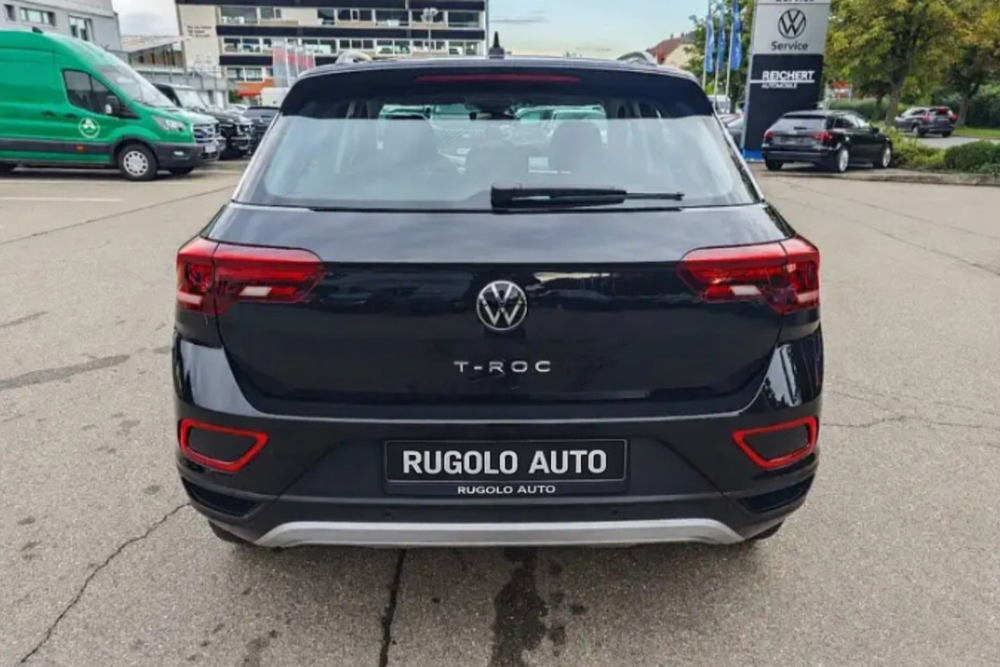 Volkswagen T-Roc 1.0 tsi Life 110cv Manual Petrol

(110cv)Benzina, 53522  km, 07/05/2024                       prezzo 15.900