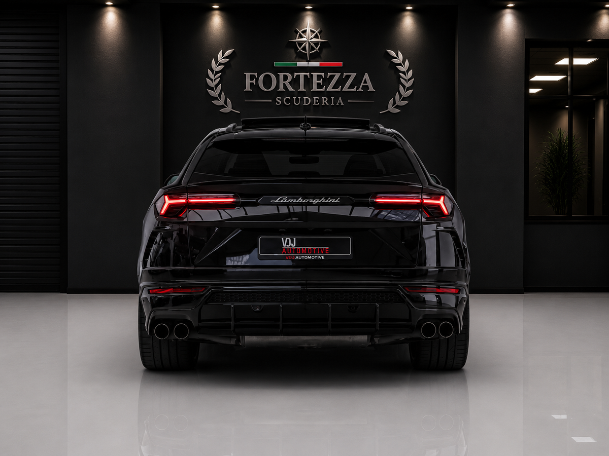 Lamborghini Urus 4.0 V8 BiTurbo.   Prezzo 225.000