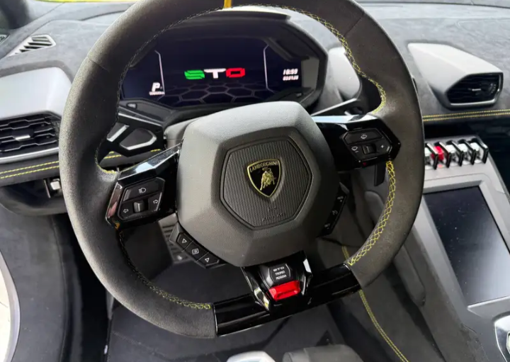 ❌ venduta ❌Lamborghini Huracán STO LP640-2 V10 – 639 CV.    Prezzo. 325.000€