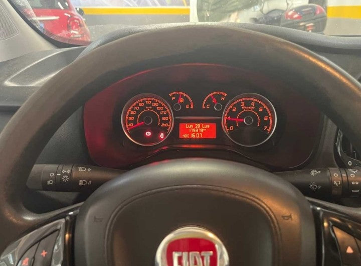 Fiat doblo cargo lounge 1.6 Mjt 105cv 5 posti. Prezzo 6900