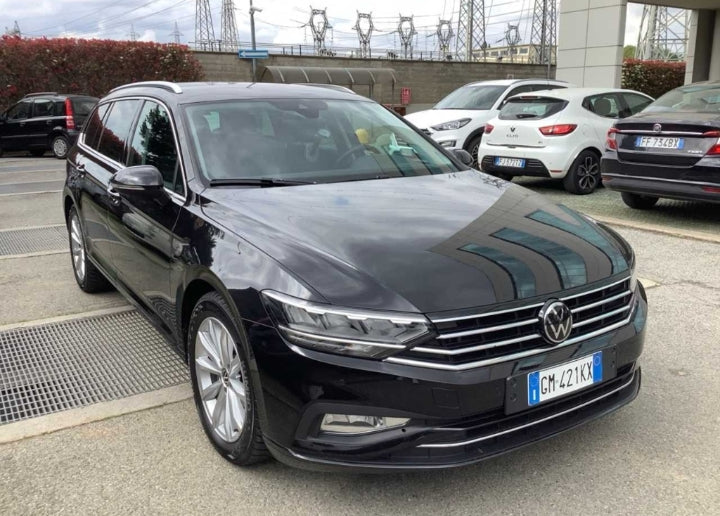 Volkswagen Passat Var. 2.0TDI SCR EVO 150 CV Business DSG Sequential Diesel - anno 2022 € 13900