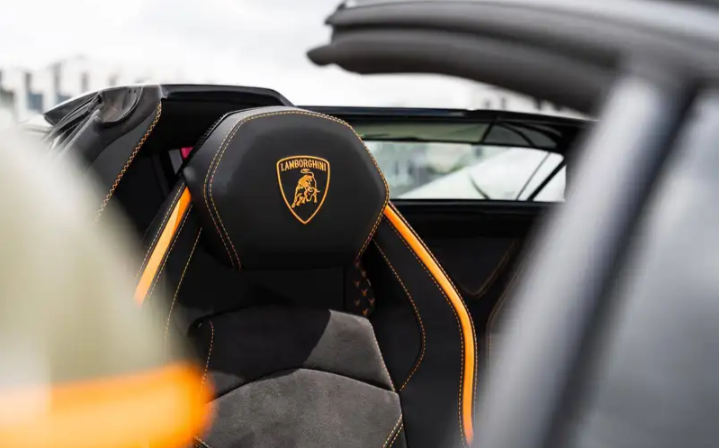 Lamborghini Aventador Ultimae Roadster LP780-4
1 di 250 esemplari al mondo PREZZO 820.000