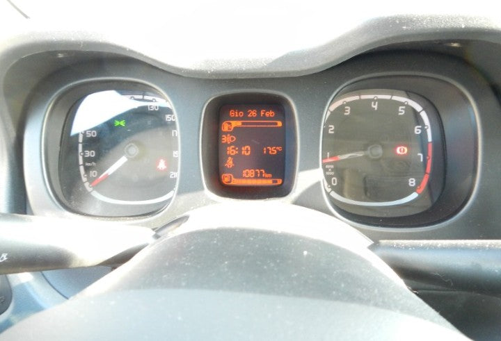 Fiat Panda 1.0 firefly hybrid s&s 70cv Manual Hybrid.                  Km 10.877  anno 11/2023