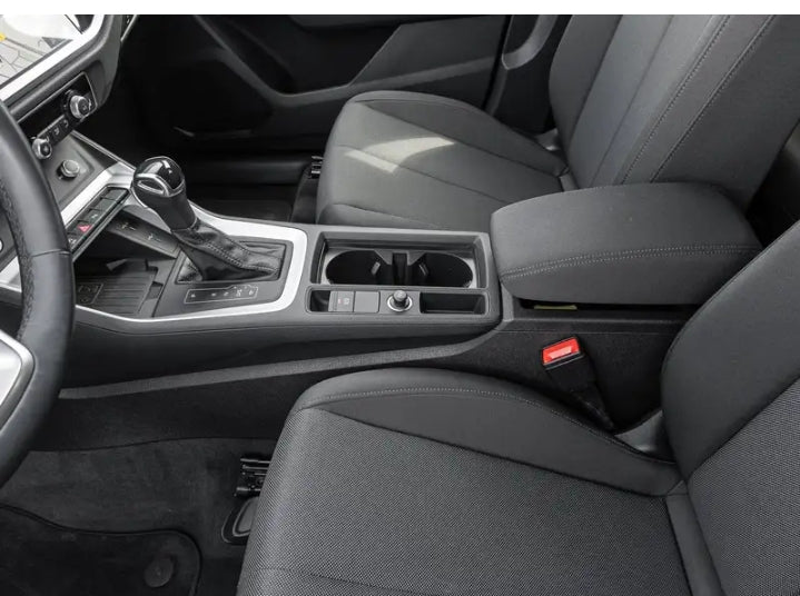 Audi Q3 Sportback 35 2.0 TDI    150 CV S-TRONIC.        Business Plus                        anno 07/04/2021.    Km 59876.  Prezzo € 25.900