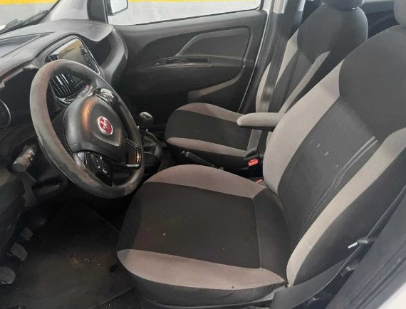 Fiat doblo cargo lounge 1.6 Mjt 105cv 5 posti. Prezzo 6900