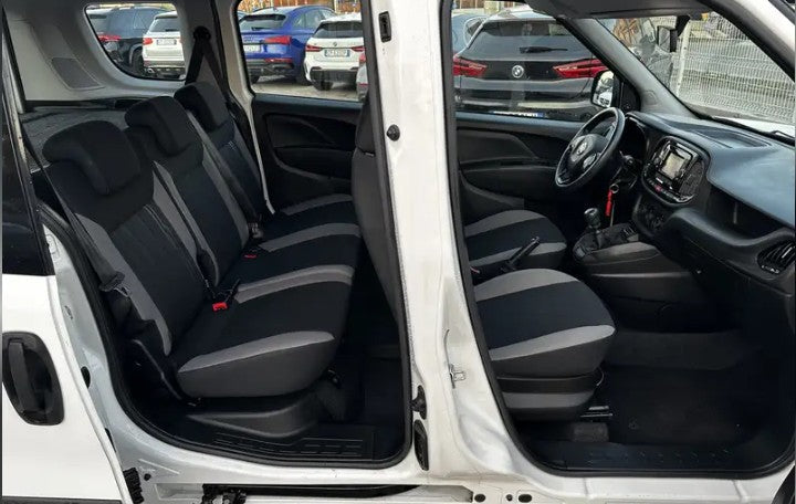 ❌Carla❌Fiat Doblò Cargo combi N1 1.3 mjt 16v 95cv E6 Manual Diesel          anno 11/2018. € 3900