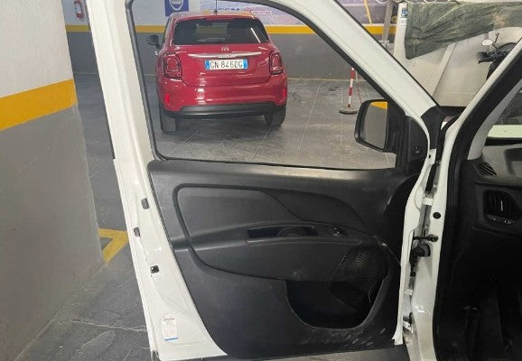 Fiat doblo cargo lounge 1.6 Mjt 105cv 5 posti. Prezzo 6900