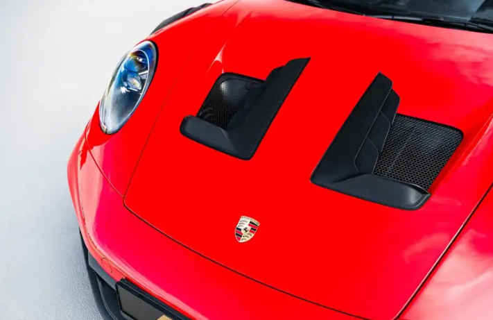 Porsche 911 GT3 RS Clubsport (992) – Indian Red – Signed by W.R.

🇩🇪 Porsche Approved | Unico Proprietario | Configurazione Esclusiva.                       Prezzo 329.000€