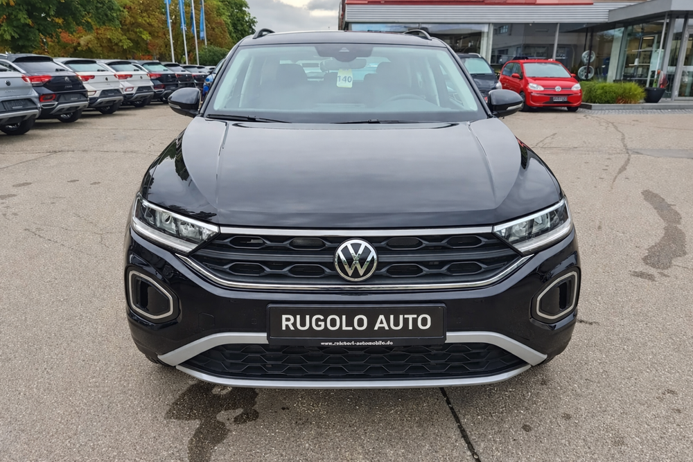Volkswagen T-Roc 1.0 tsi Life 110cv Manual Petrol

(110cv)Benzina, 53522  km, 07/05/2024                       prezzo 15.900