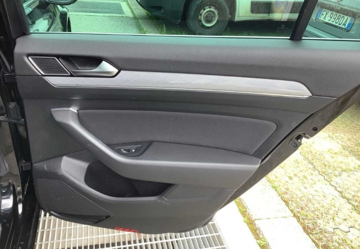 Volkswagen Passat Var. 2.0TDI SCR EVO 150 CV Business DSG Sequential Diesel - anno 2022 € 13900