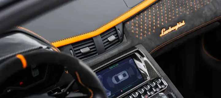 Lamborghini Aventador Ultimae Roadster LP780-4
1 di 250 esemplari al mondo PREZZO 820.000