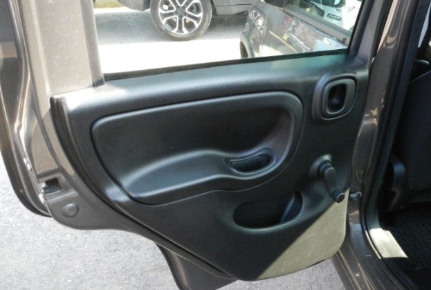 Fiat Panda 1.0 firefly hybrid s&s 70cv Manual Hybrid.                  Km 10.877  anno 11/2023