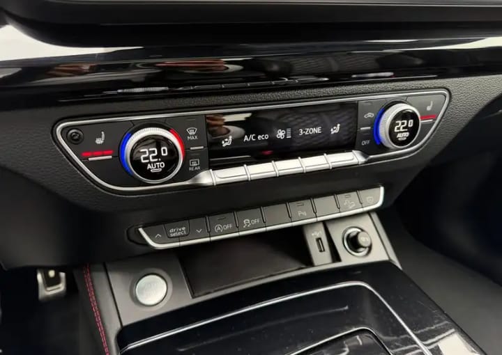 Audi Q5 Sportback 40 2.0 TDI MHEV 12V s-line S- tronic Hybrid – 204 CV                  anno 07/2022. Prezzo 30.900