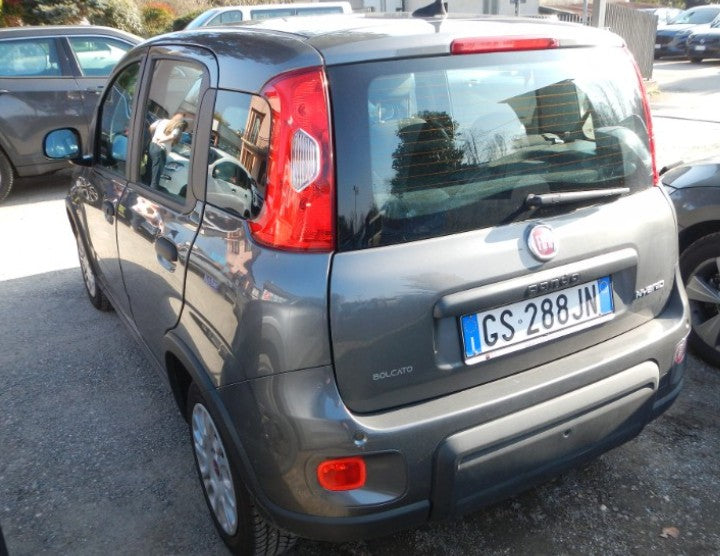 Fiat Panda 1.0 firefly hybrid s&s 70cv Manual Hybrid.                  Km 10.877  anno 11/2023