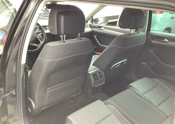 Volkswagen Passat Var. 2.0TDI SCR EVO 150 CV Business DSG Sequential Diesel - anno 2022 € 13900