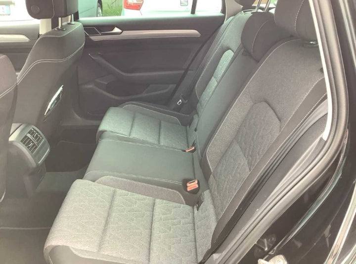 Volkswagen Passat Var. 2.0TDI SCR EVO 150 CV Business DSG Sequential Diesel - anno 2022 € 13900