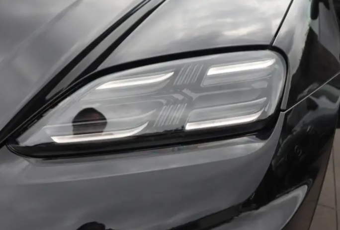 ❌ venduta ❌Porsche Macan Turbo Electric MY2024 – Head-Up Display | Tetto Panoramico | Matrix LED | BOSE | Passenger Display | Cerchi Exclusive Design da 22"
⚡ 639 CV | 1.900 km | Full Optional | Pari al Nuovo.    Prezzo 89.000€