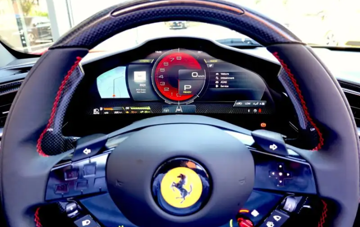 Ferrari SF90 Spider – Configurazione Full Optional – Nero
Prezzo: € 590.000