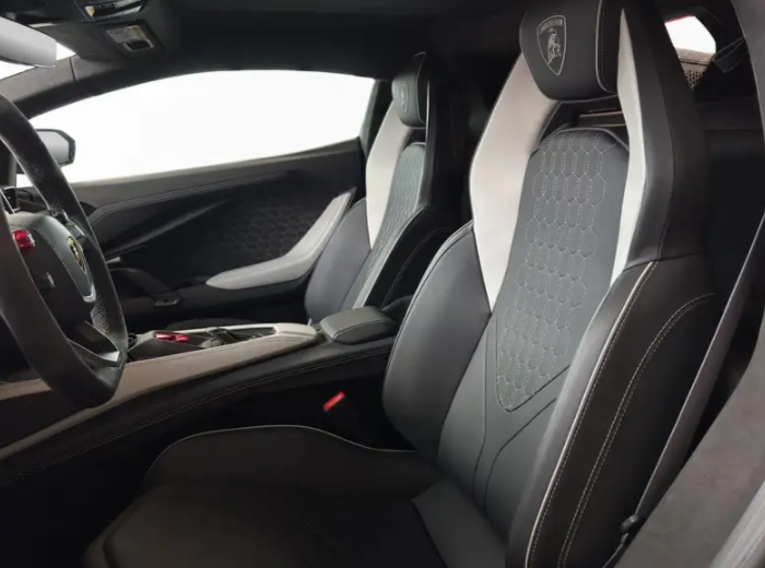 ❌ venduta ❌ Lamborghini Revuelto V12 Plug-in Hybrid –1.016 CV prezzo 570.000€