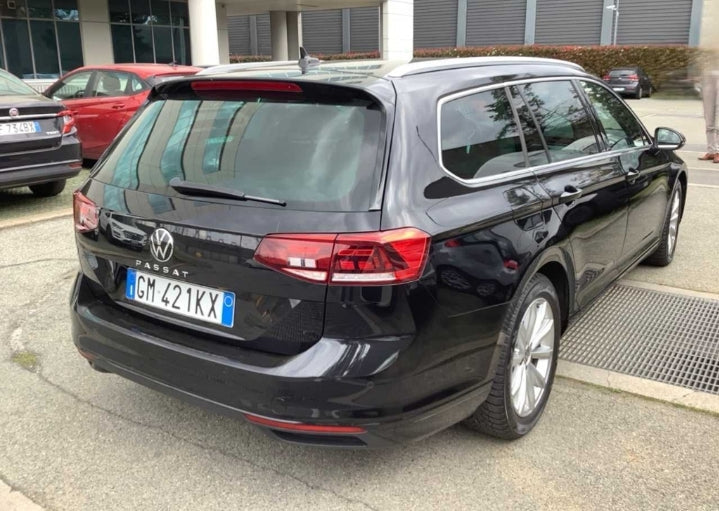 Volkswagen Passat Var. 2.0TDI SCR EVO 150 CV Business DSG Sequential Diesel - anno 2022 € 13900