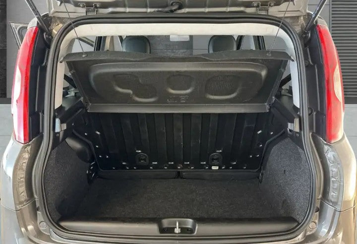 Fiat Panda 1.0 firefly hybrid s&s 70cv Manual Hybrid.                  Km 10.877  anno 11/2023