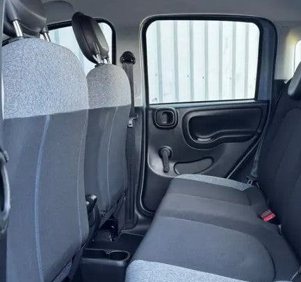 Fiat Panda 1.0 firefly hybrid s&s 70cv Manual Hybrid.                  Km 10.877  anno 11/2023