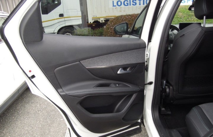 ❌ riservata Cardillo❌.     Peugeot 3008 1.5 bluehdi Allure s&s 130cv eat8 Automatic Diesel
 112070 km,