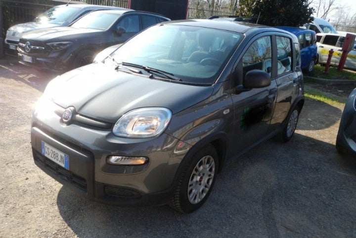 Fiat Panda 1.0 firefly hybrid s&s 70cv Manual Hybrid.                  Km 10.877  anno 11/2023