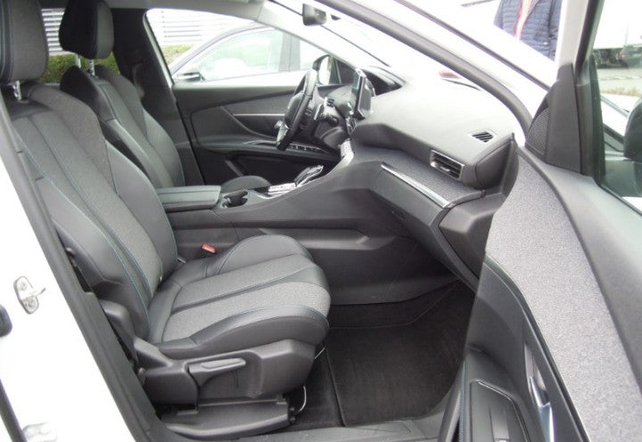 ❌ riservata Cardillo❌.     Peugeot 3008 1.5 bluehdi Allure s&s 130cv eat8 Automatic Diesel
 112070 km,