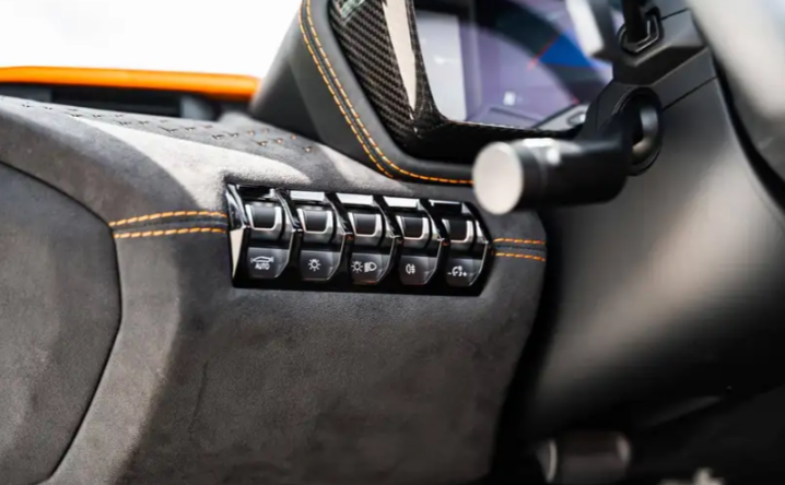 Lamborghini Aventador Ultimae Roadster LP780-4
1 di 250 esemplari al mondo PREZZO 820.000